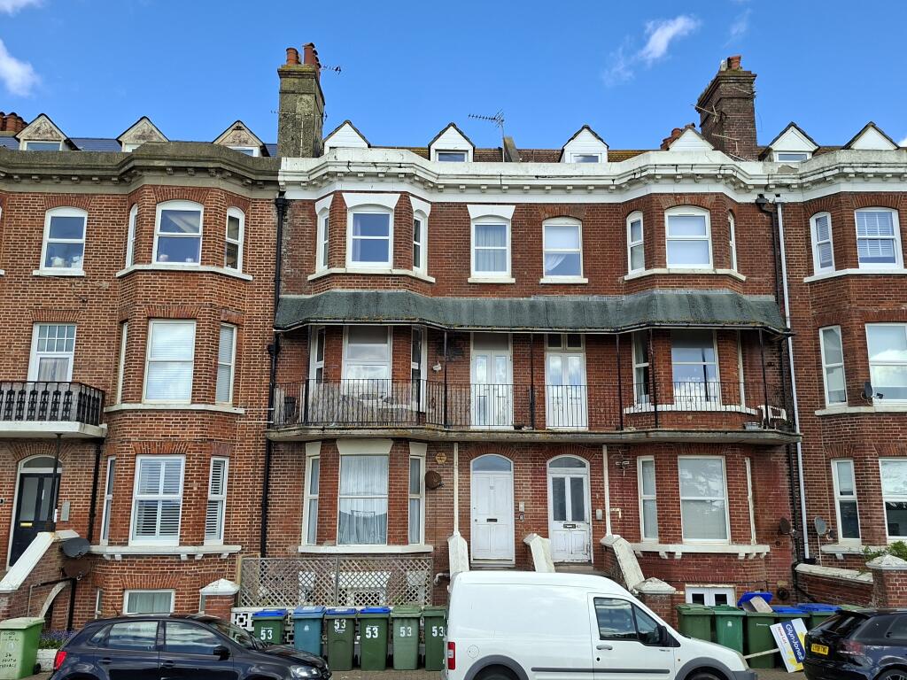 Main image of property: Flat 6, 53 South Terrace, Littlehampton, West Sussex BN17 5LE
