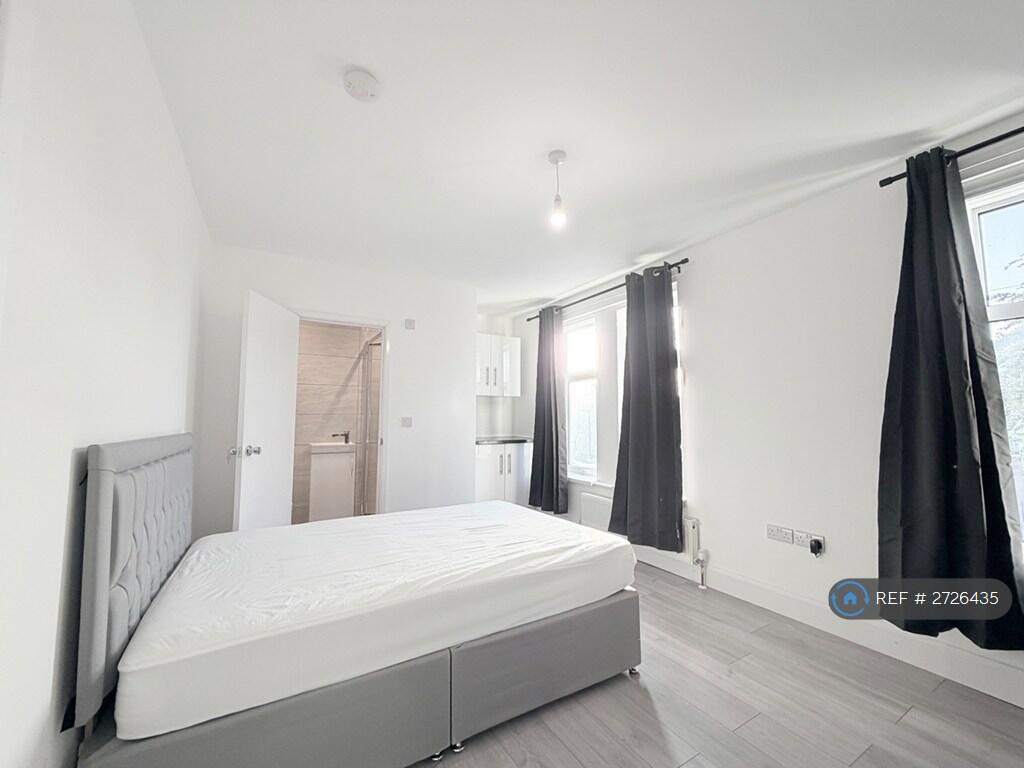 Main image of property: English Road, Southampton, SO15