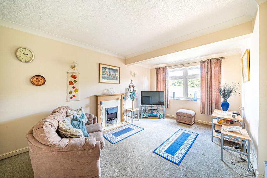 Mulberry Mead, Whitchurch, RG28 7BE photo 2
