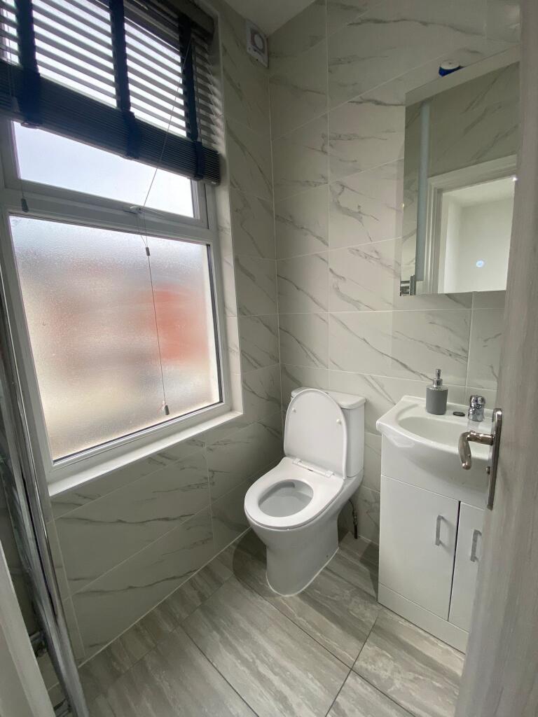 1 bedroom house share for rent