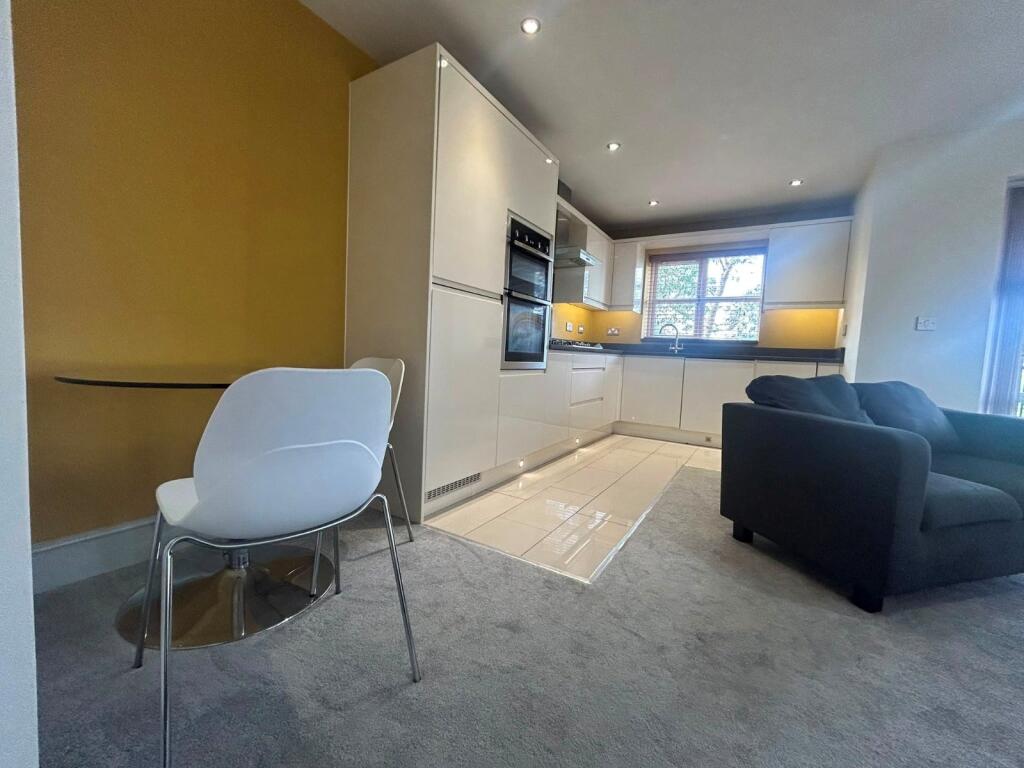 Apartment in Birmingham, West Midlands - View 4