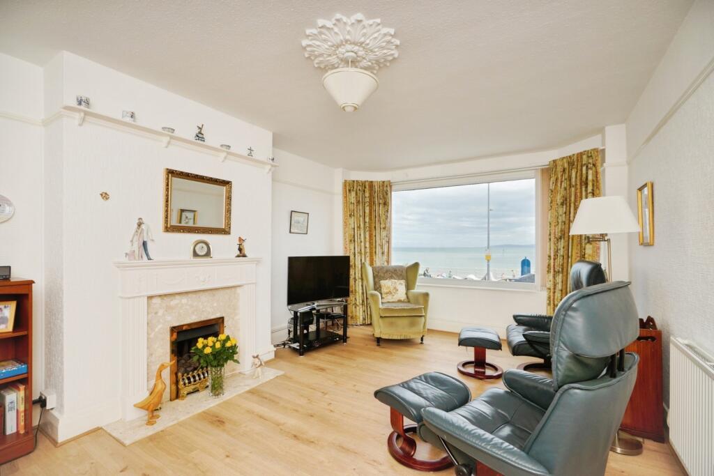 Rhos Promenade, Rhos On Sea, Colwyn Bay, Conwy, LL28 photo 3