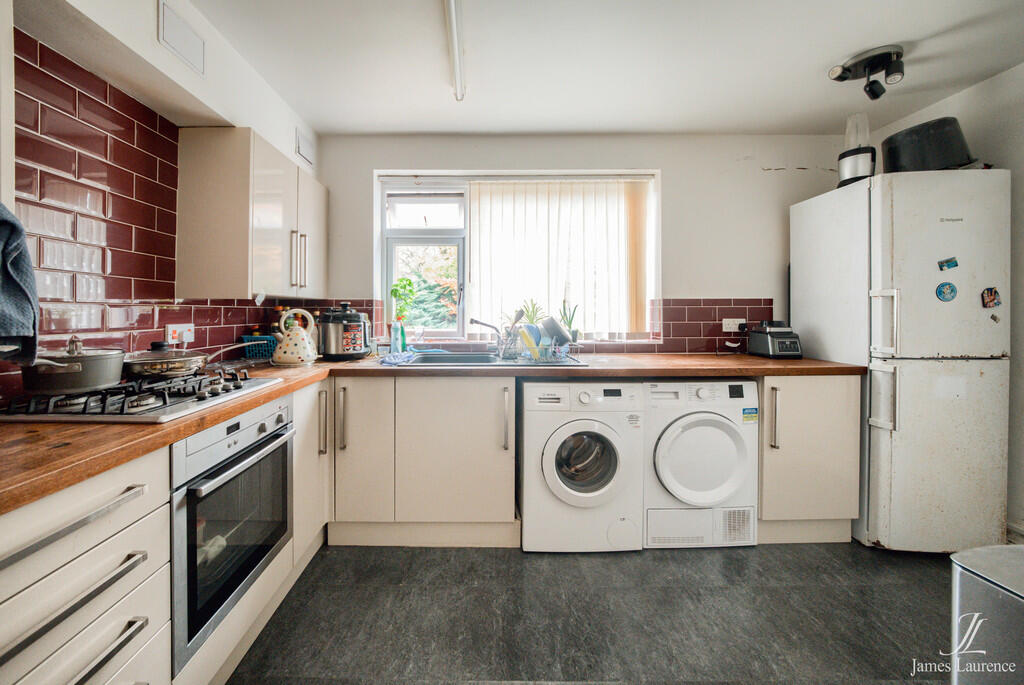 Apartment in Birmingham, West Midlands - View 3