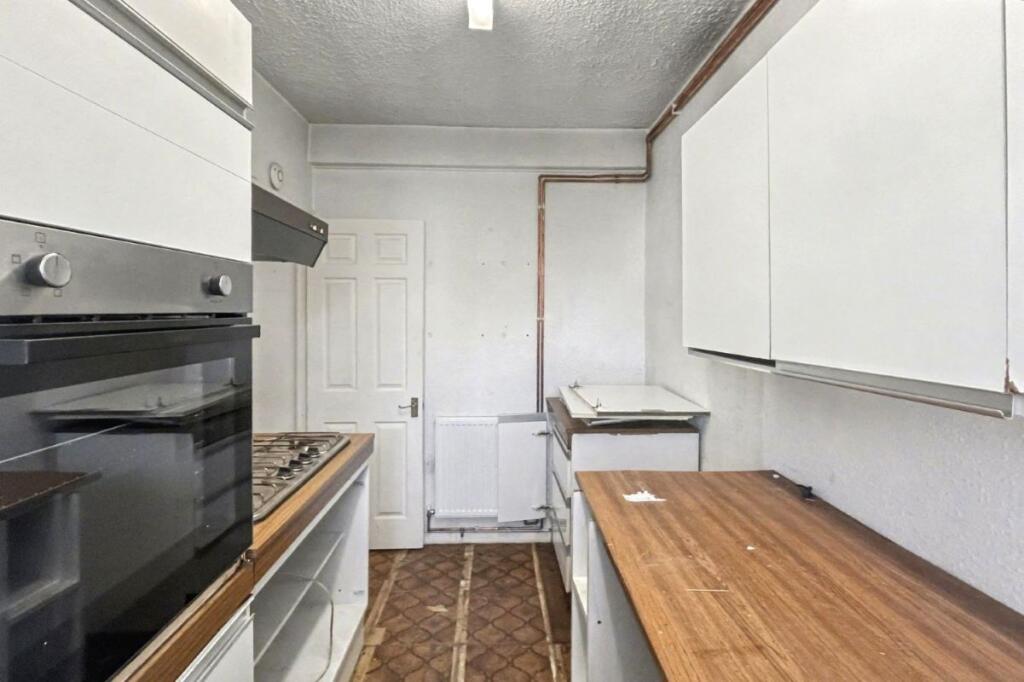 Apartment in Croydon - View 4