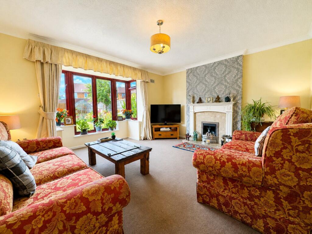 House in Charnwood, Thorpe Acre - More