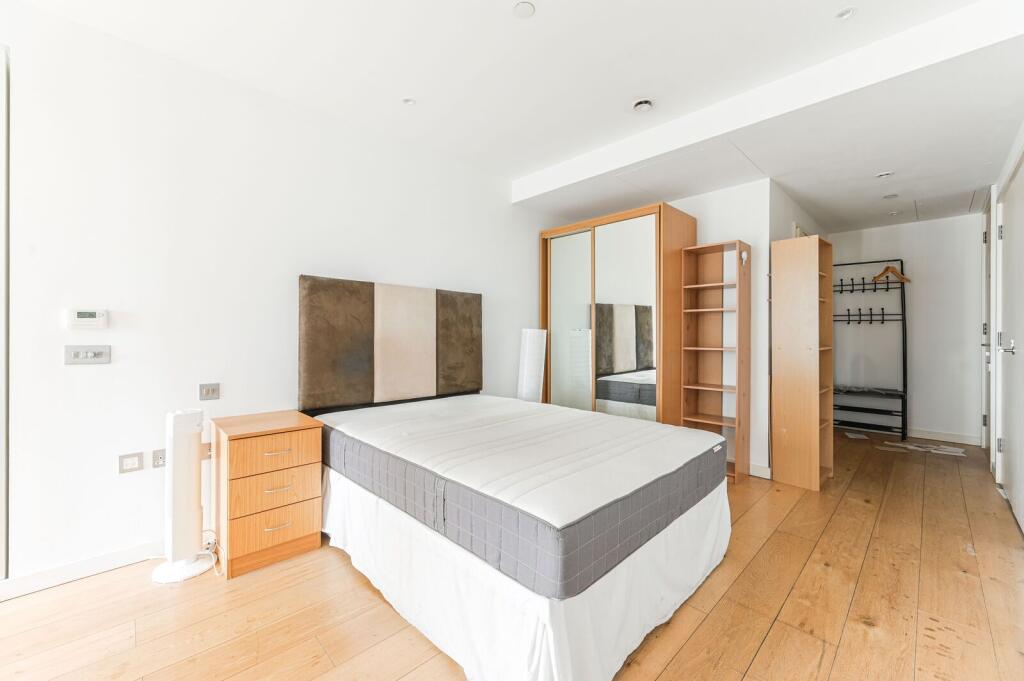 Studio flat for rent