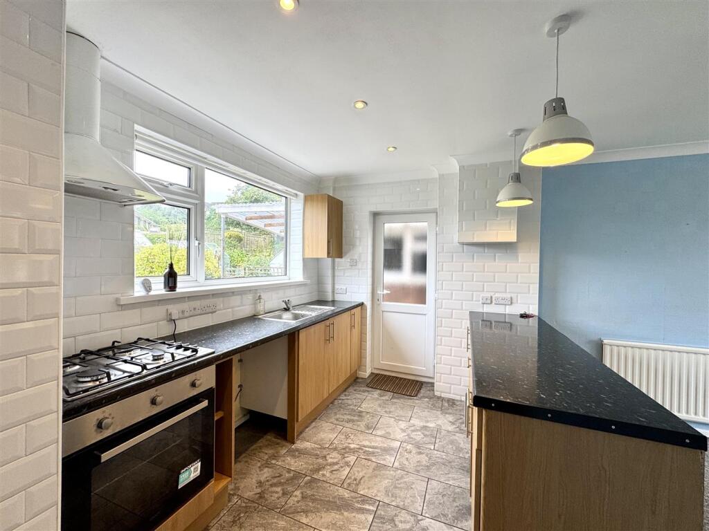 House in Newport - View 5