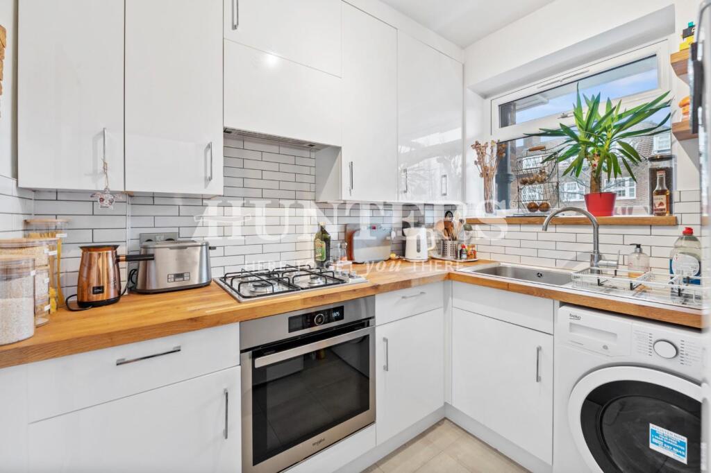 Apartment in London - View 3