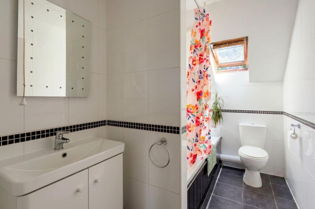 House in Ipswich, Elmsett - More