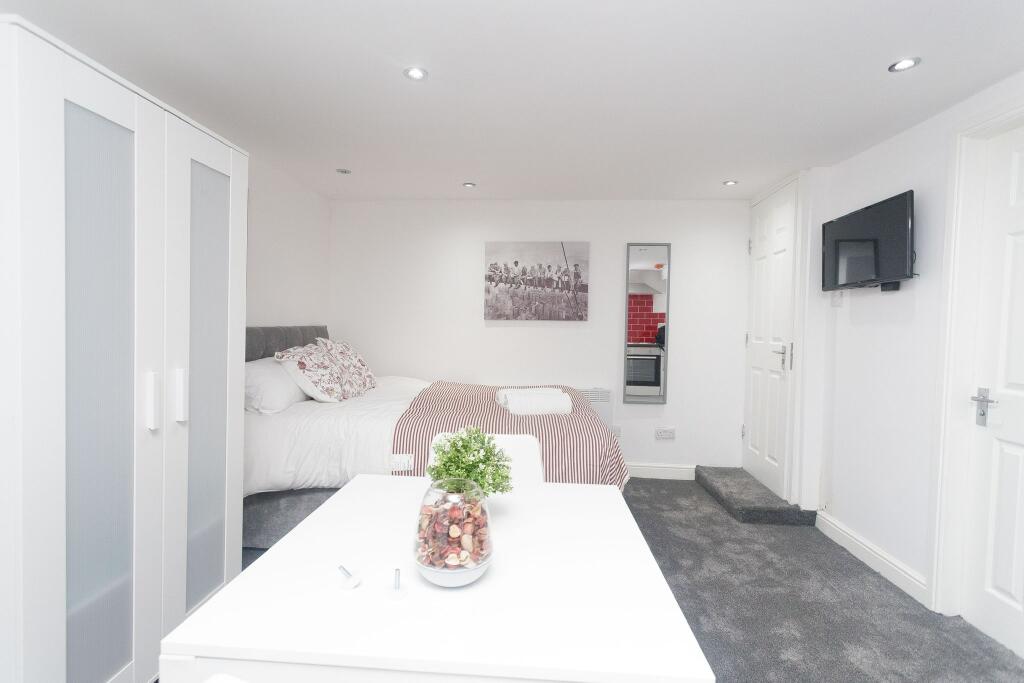 Apartment in Leeds - View 4