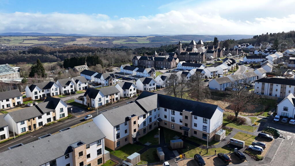 Main image of property: 32 Dunain Square, Inverness, IV3 8FH