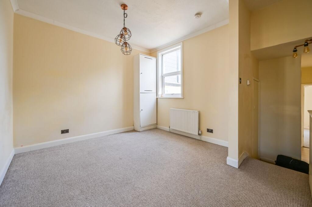 Apartment in London, Temple Mills, Leytonstone - More