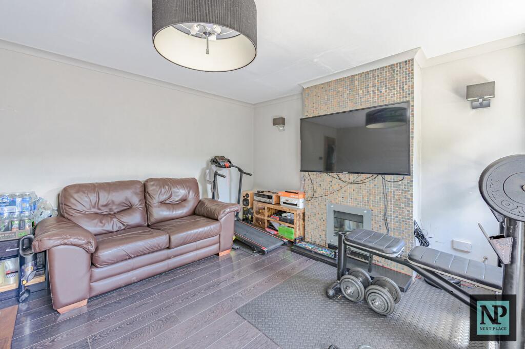 House in Tamworth, Staffordshire - View 5