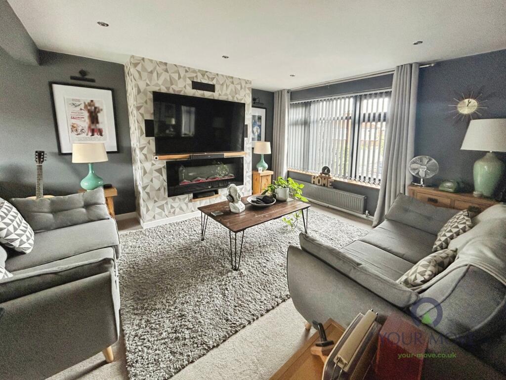 House in Swadlincote, Lower Midway, Midway - More