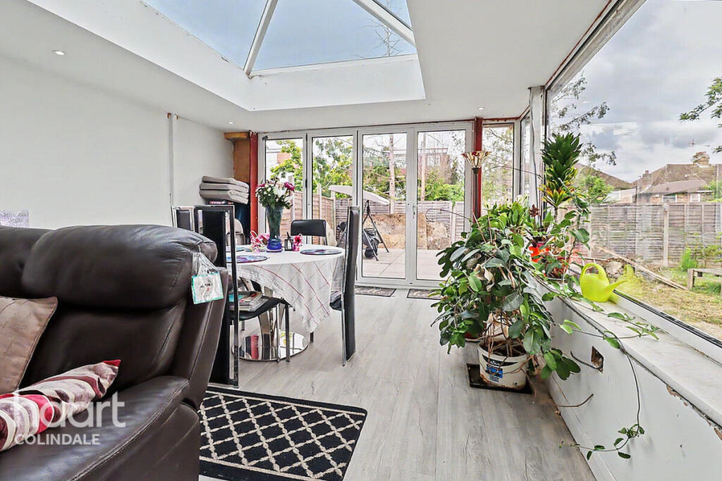 Maytree Close, Edgware, HA8 photo 3
