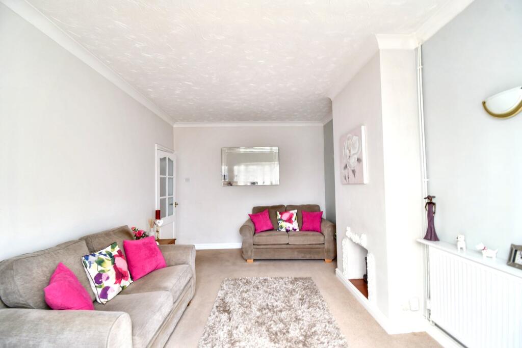 Chantry Avenue, Kempston, Bedford, MK42 photo 4