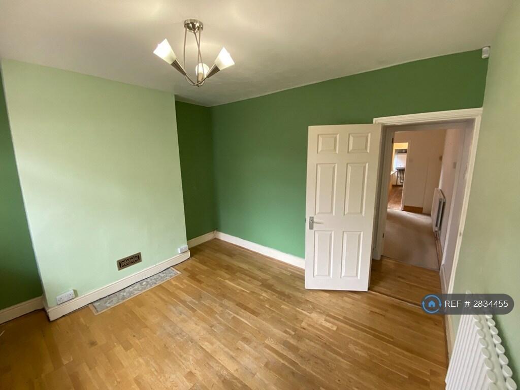 Main image of property: Wilford Crescent East, Nottingham, NG2