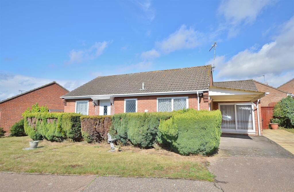 Main image of property: Second Avenue, Weeley