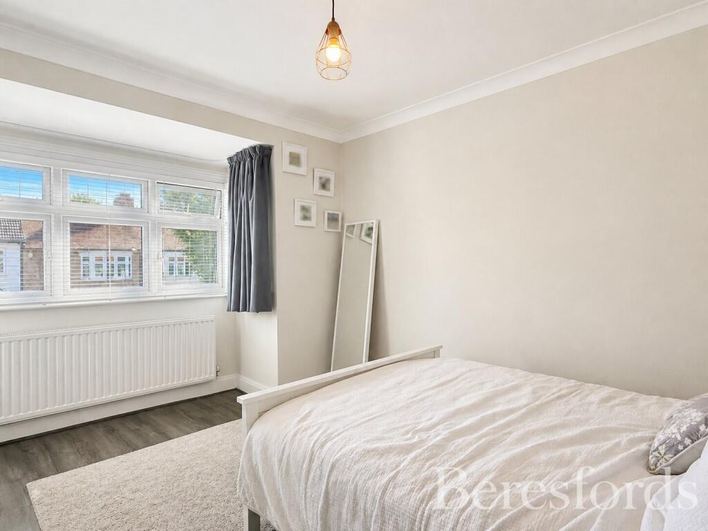 House in London, Gidea Park - View 5