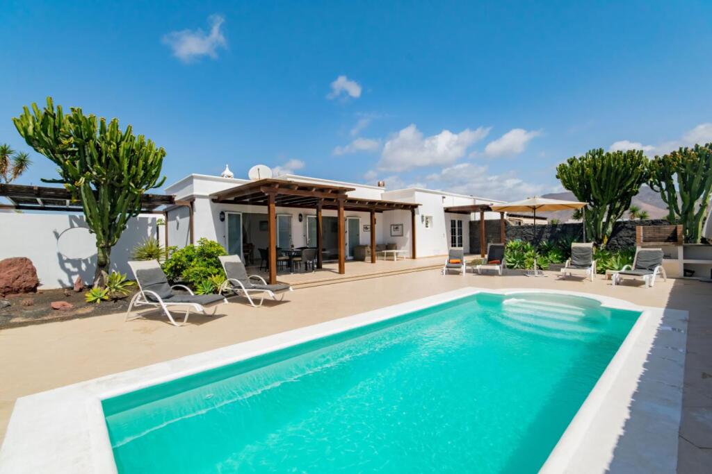 Main image of property: Canary Islands, Lanzarote, Playa Blanca