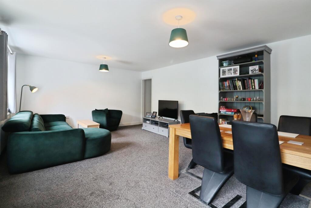 House in Pontypridd, Rhondda Cynon Taf - View 5