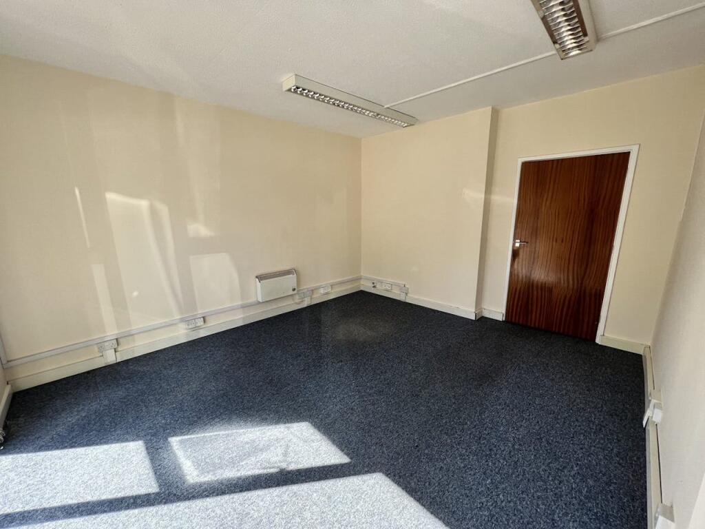 PHOTO 6  13 St Georges Business Centre Portsmout