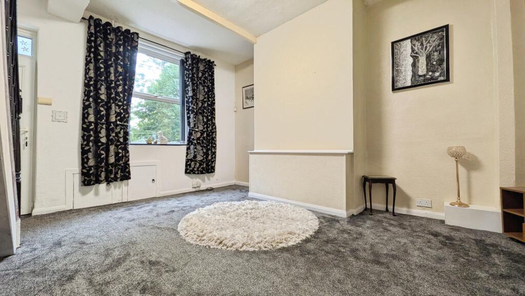 House in Oldham, Greater Manchester - View 2