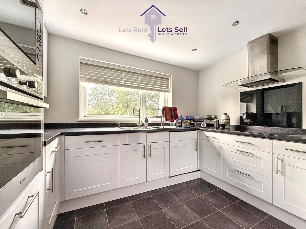 Bentham Court, Bassett, Southampton, SO16 photo 2