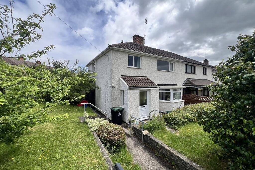 3-bed semi-detached on Llwynu Lane, Abergavenny, NP7, £225,000