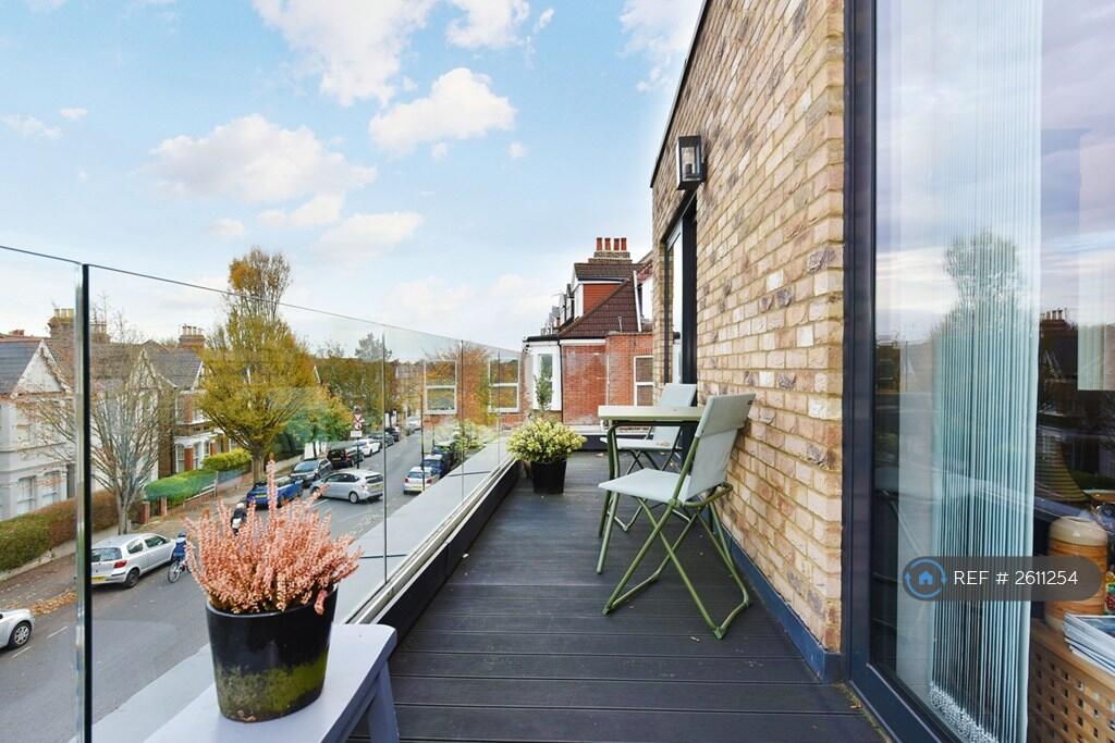 3 bedroom flat for rent