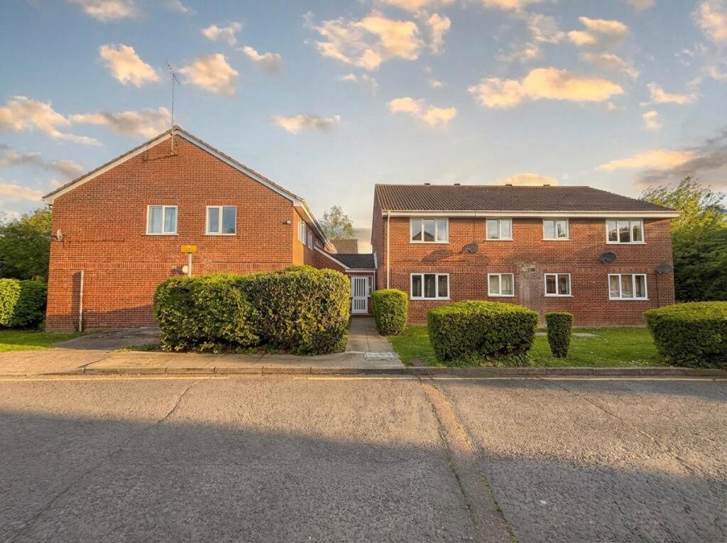 Main image of property: Conway Gardens, Grays, RM17 6HG