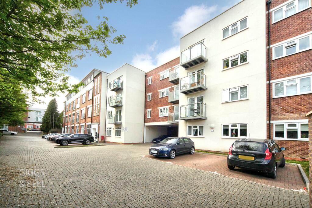 Main image of property: Breton House 106a Flat 19, Old Bedford Road, Luton, LU2 7HJ