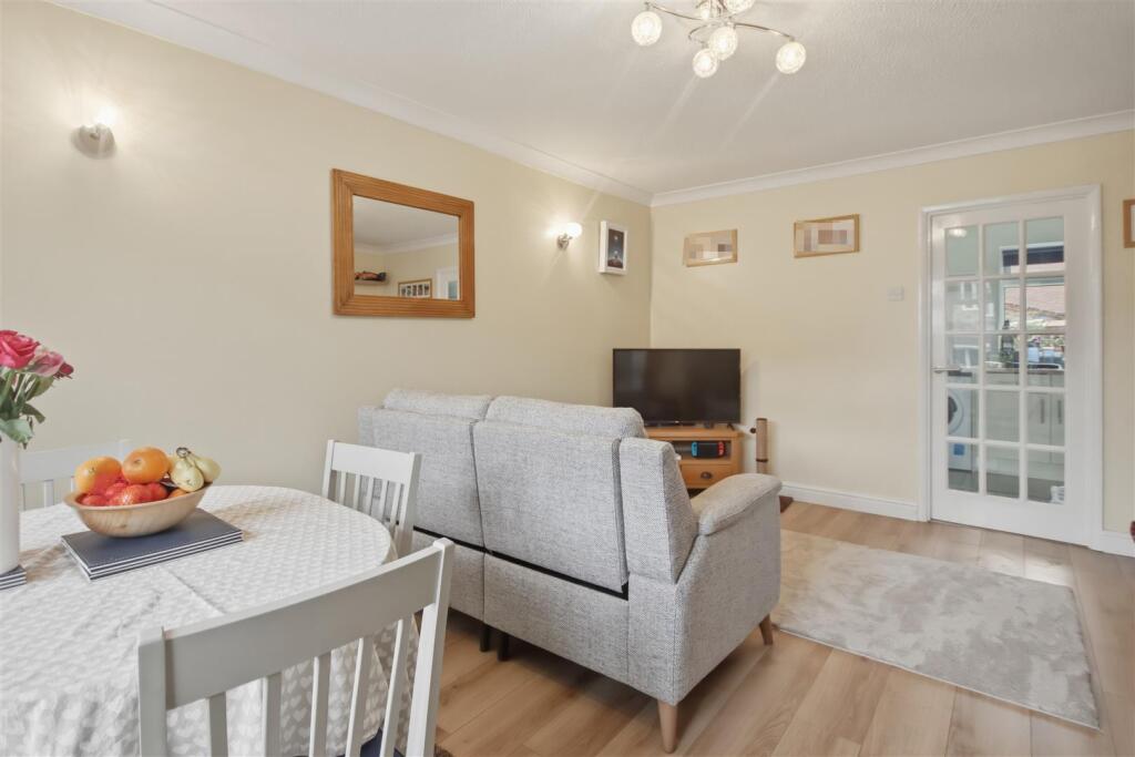 Dale View Road, Lower Pilsley, Chesterfield photo 4