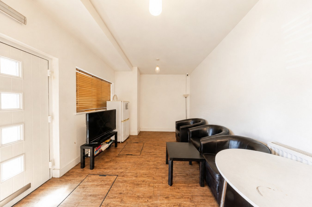 House in Cherwell, Banbury - View 2