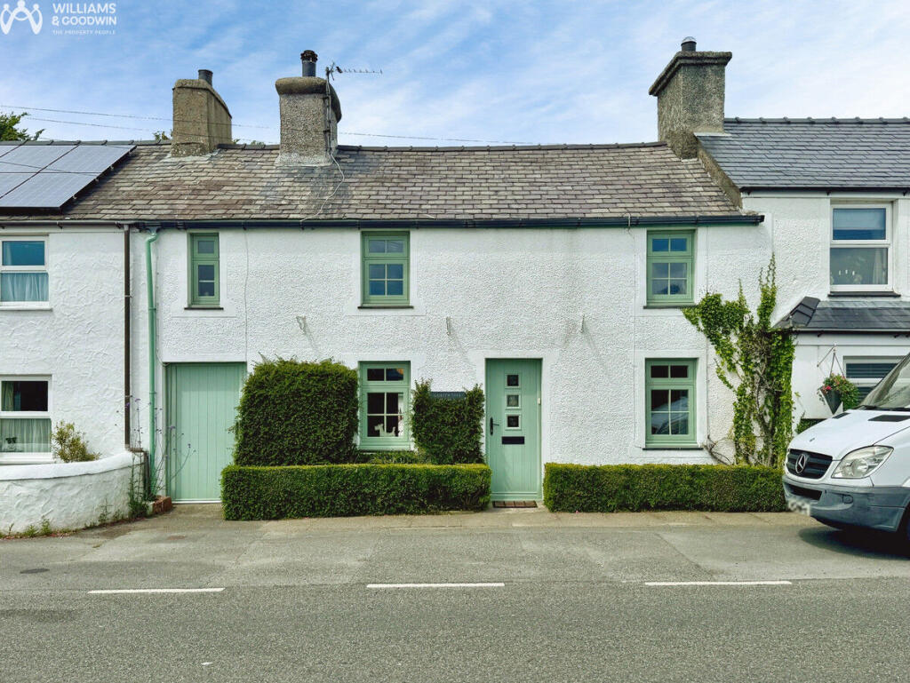 3-bed house on Four Mile Bridge, Anglesey, LL65, £249,950