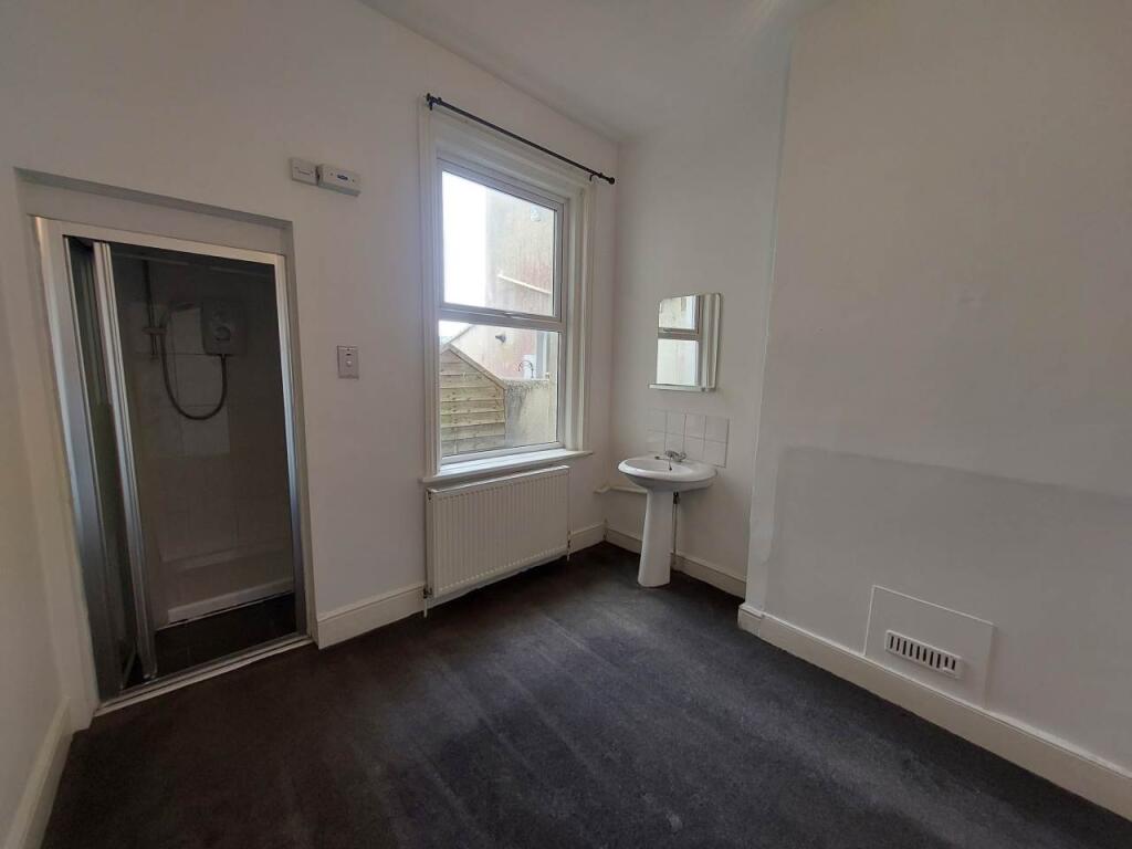Apartment in Tonbridge - More