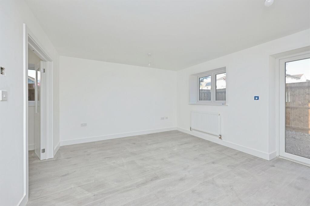 Lancaster Avenue, Carbrooke, Thetford photo 3