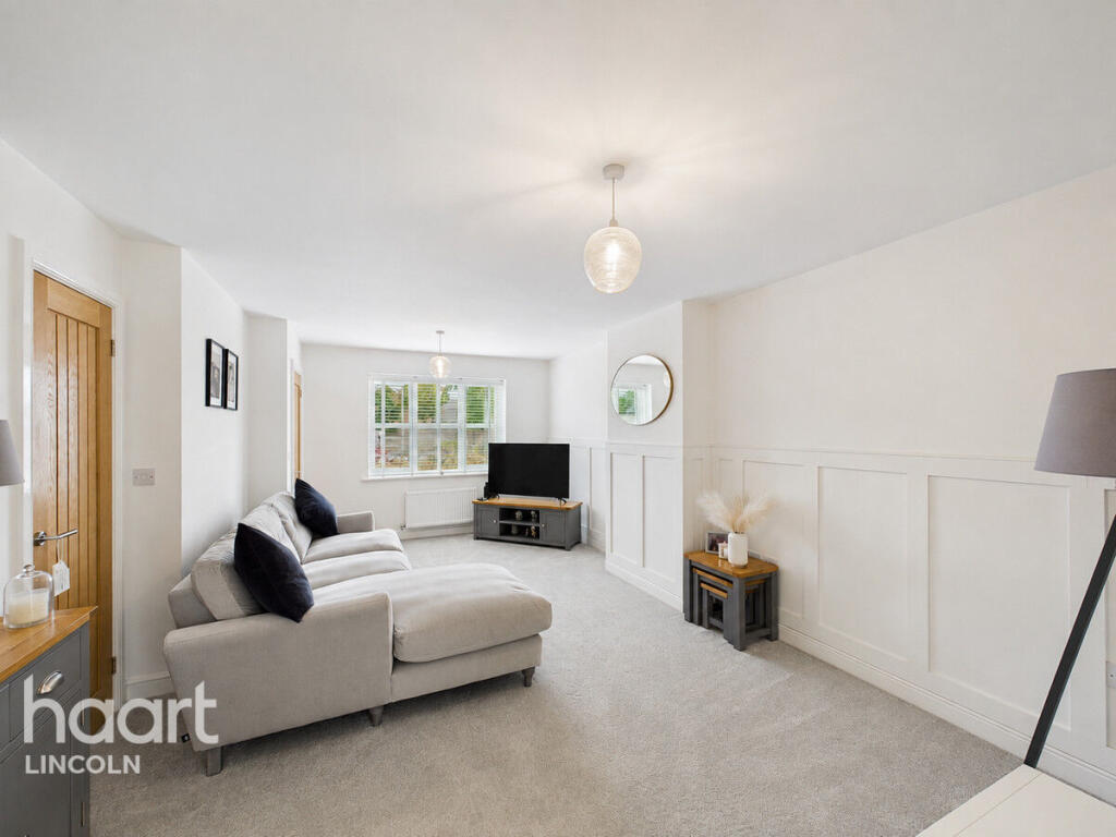 House in Lincoln - View 4