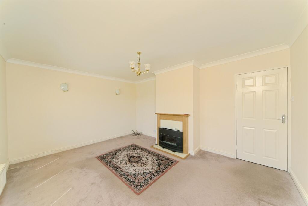 Netherfield Avenue, Eastbourne photo 4