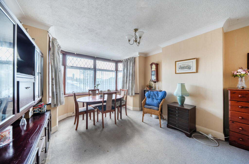 House in Dunstable, Beecroft, Central Bedfordshire - View 3