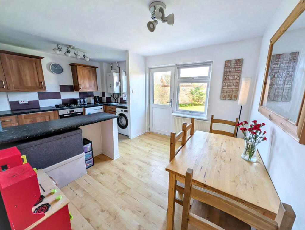 Beverley Drive, Kirby Cross, CO13 0UE photo 3