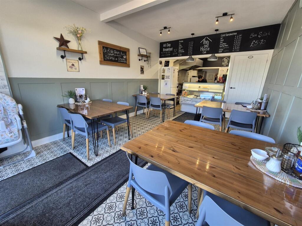 Main image of property: Cafe & Sandwich Bars, Hoyland, South Yorkshire