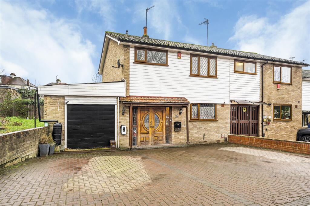 Main image of property: Kings Head Hill, North Chingford, E4