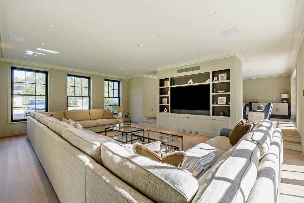 House in Higher Denham, Denham - View 5