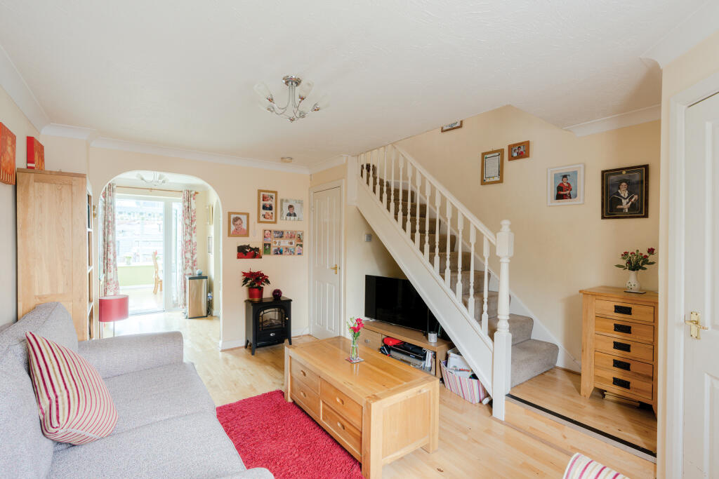 Harvest Close, Bradley Stoke, Bristol photo 4