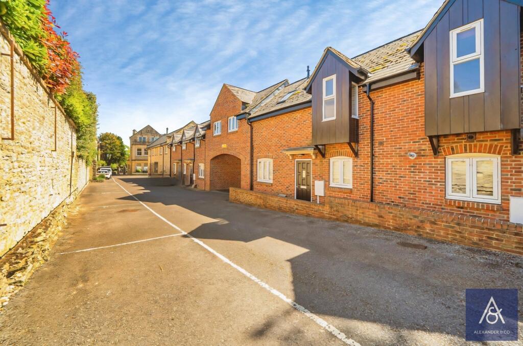 Apartment in Brackley, West Northamptonshire - View 5