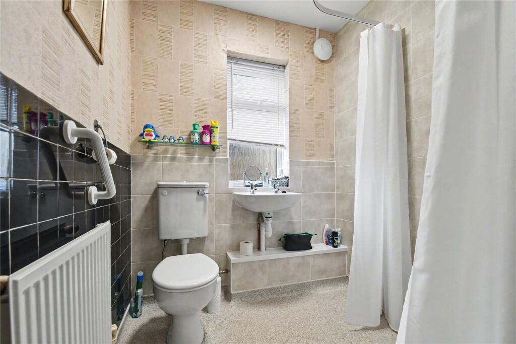 Bilford Avenue, Worcester, Worcestershire, WR3 photo 4