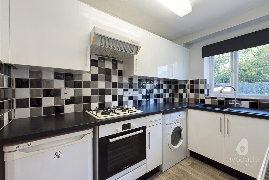 House in Binfield, Temple Park - View 2