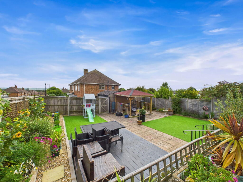Holmbush Way, Southwick photo 4