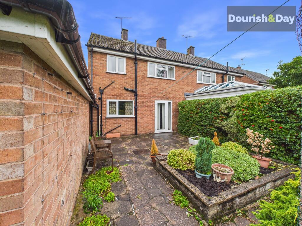 House in Stoke-on-Trent - View 3
